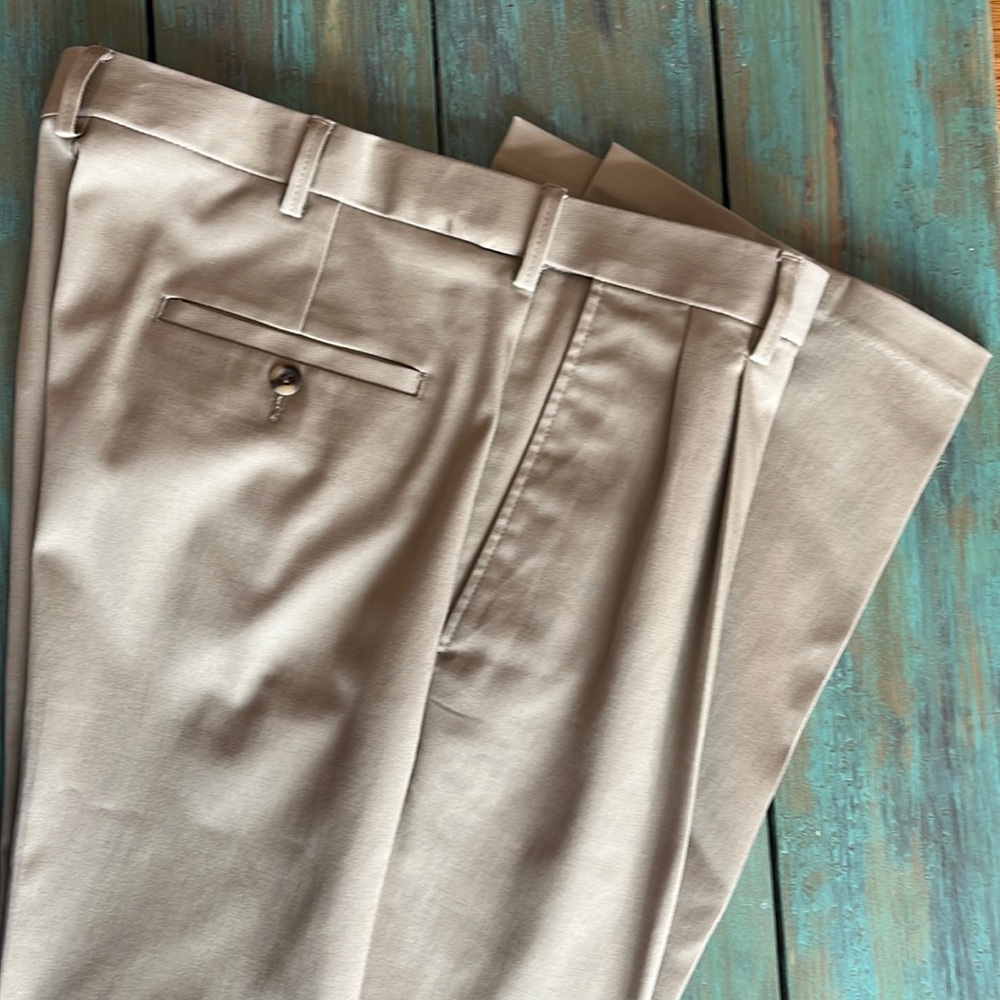 Haggar Premium Classic Fit Khaki